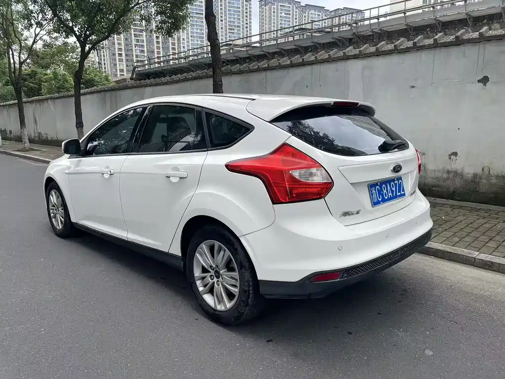 Ford Focus — миниатюра 5