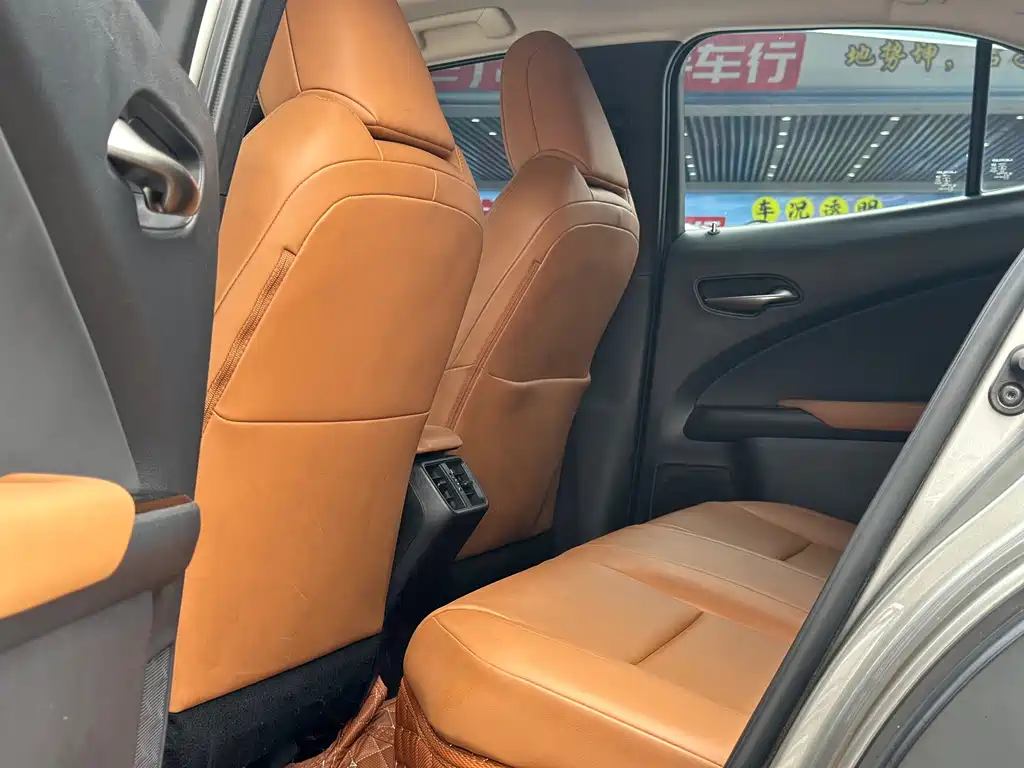 Lexus UX — миниатюра 6