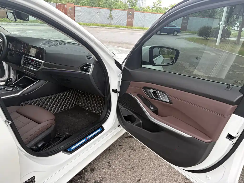 BMW 3 Series — миниатюра 14