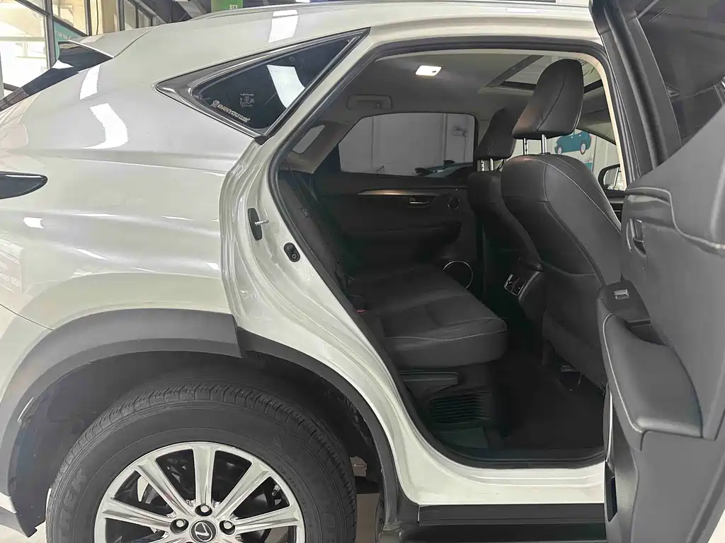 Lexus NX — миниатюра 10