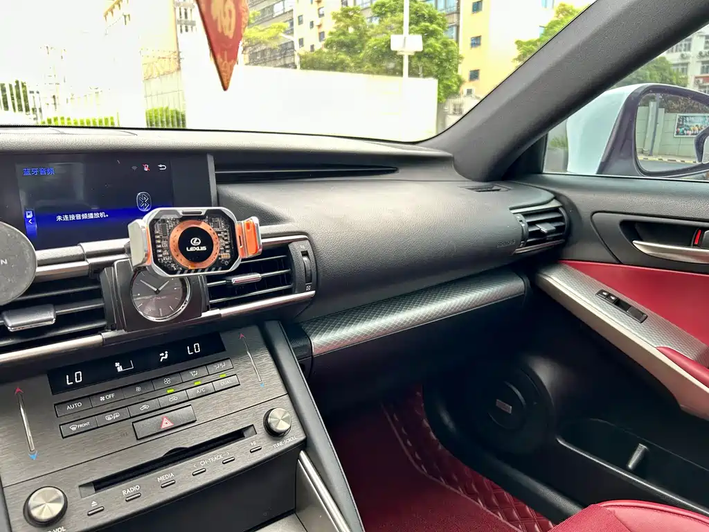 Lexus IS — миниатюра 14