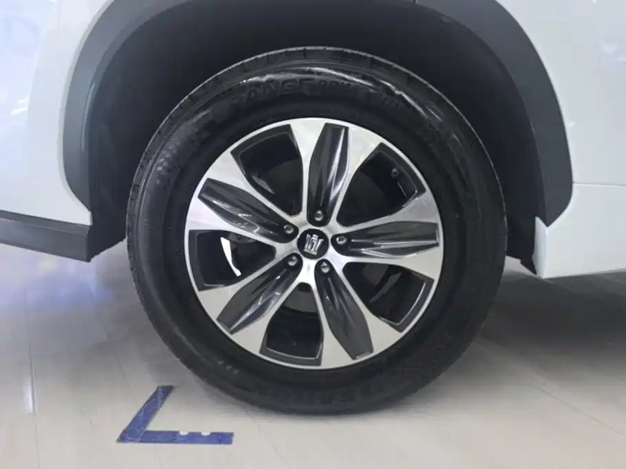 Toyota Crown Kluger — миниатюра 6