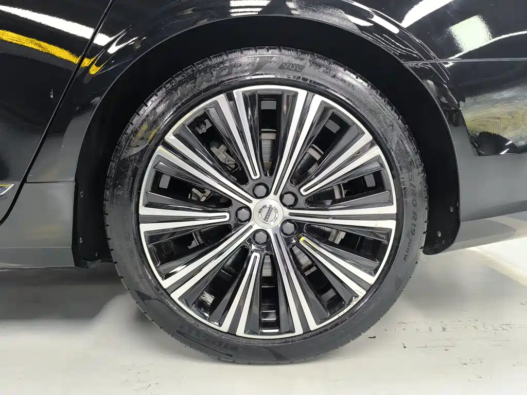 Volvo S90 — миниатюра 15
