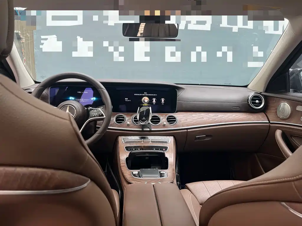Mercedes-Benz E-Class — миниатюра 6