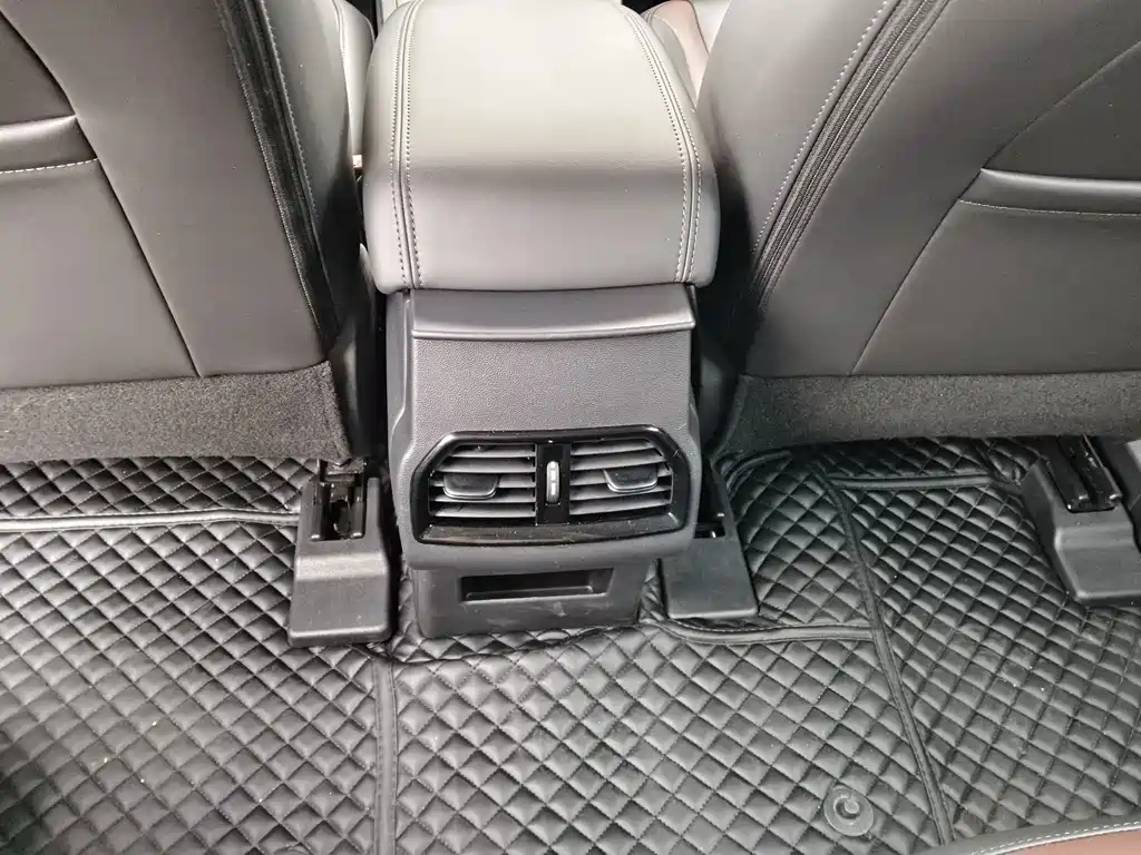 Wey Wey VV5 — миниатюра 11