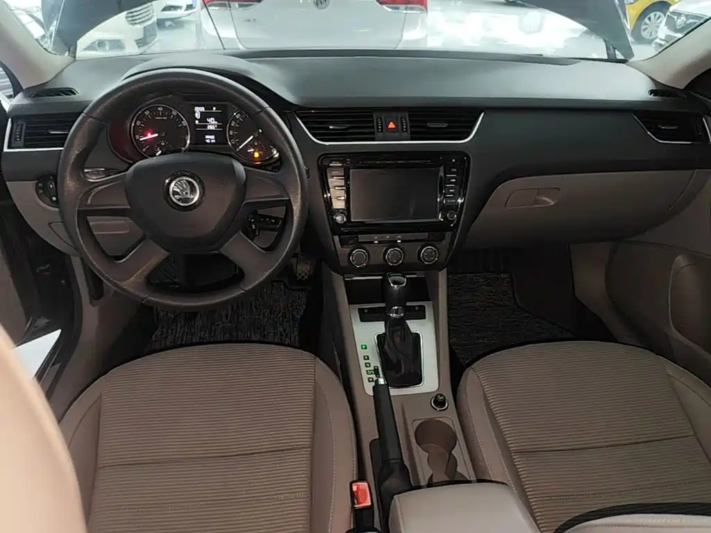 Skoda Octavia — миниатюра 13