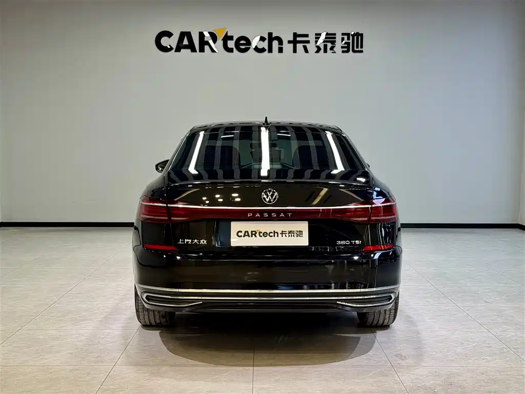 Volkswagen Passat 2025 380TSI