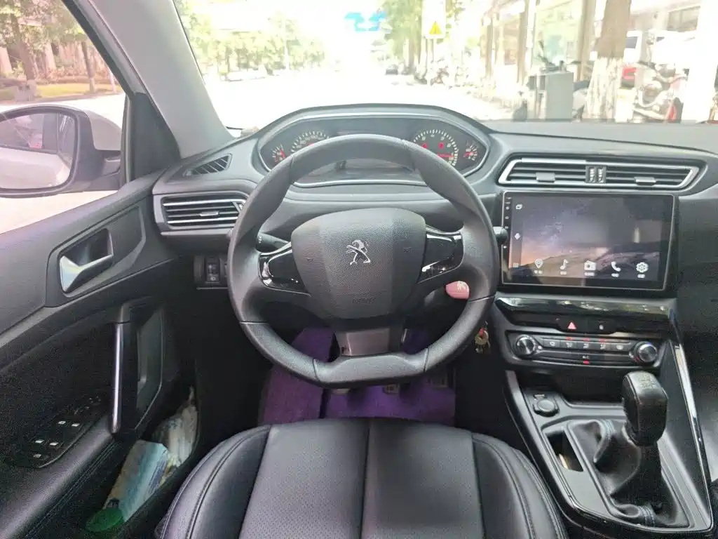 Peugeot 308 — миниатюра 3