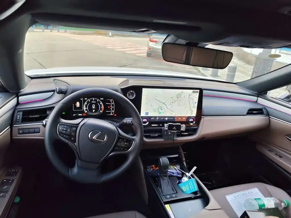 Lexus ES — миниатюра 8