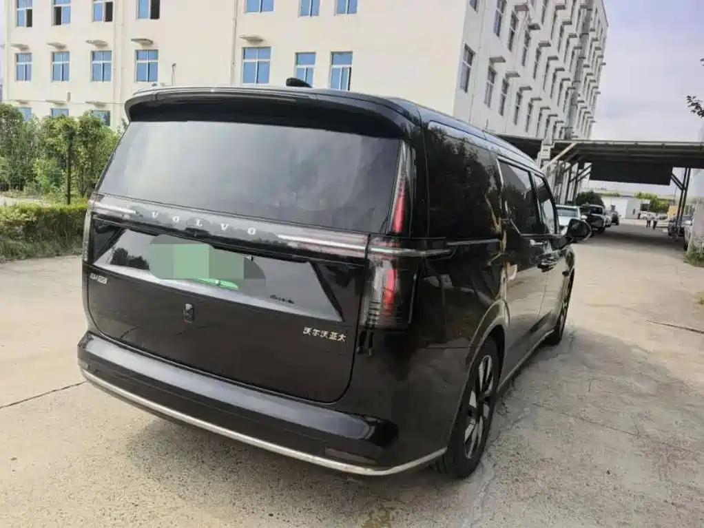 Volvo EM90 — миниатюра 7