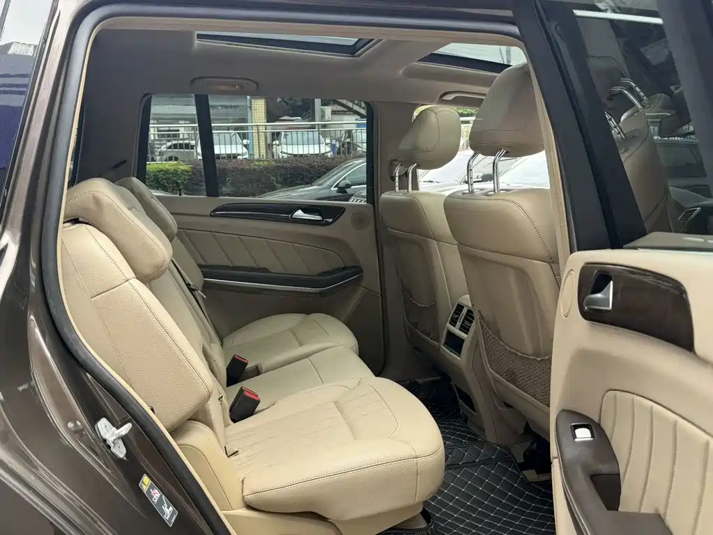 Mercedes-Benz GL-Class — миниатюра 12