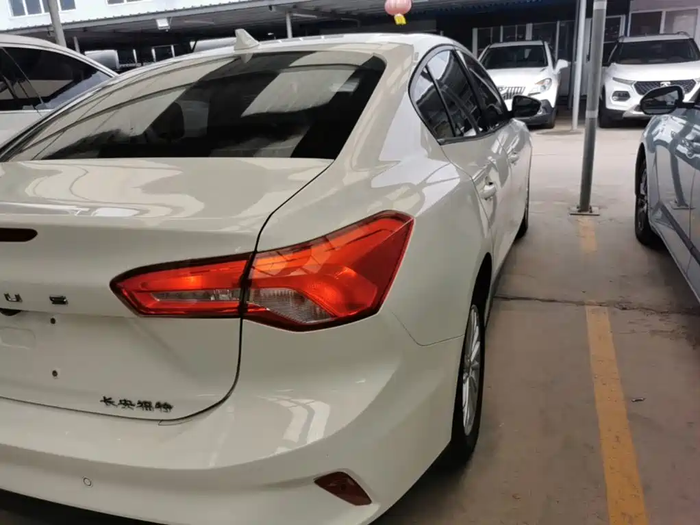 Ford Focus — миниатюра 8