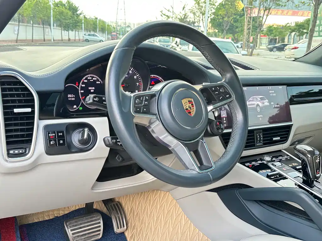 PORSCHE CAYENNE