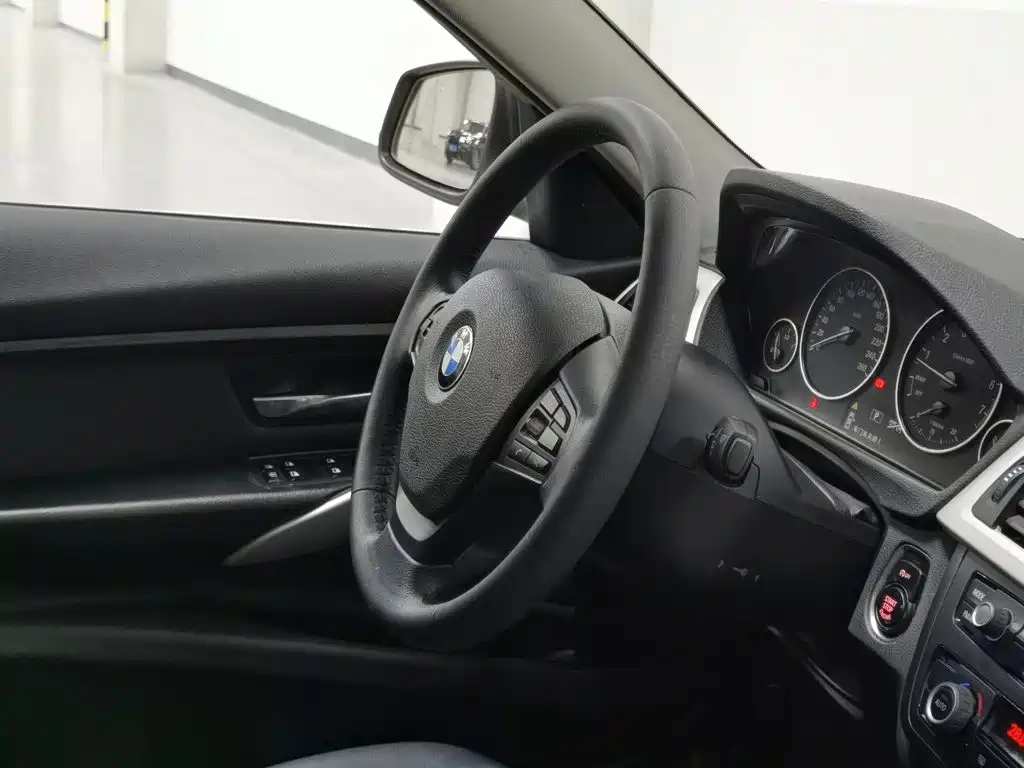 BMW 3 Series — миниатюра 22