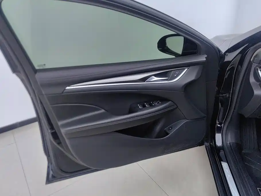 Buick LaCrosse — миниатюра 7