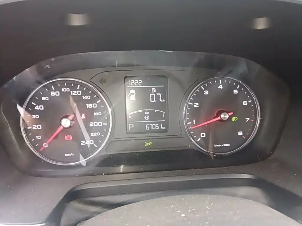 Roewe RX5 — миниатюра 12