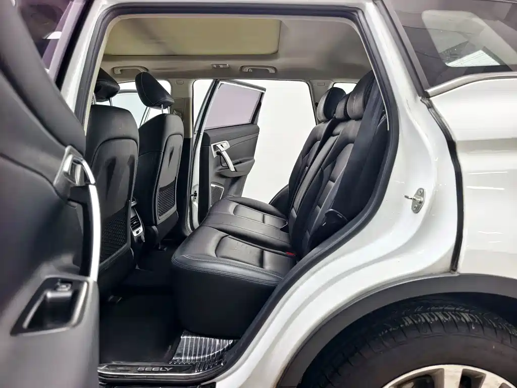 Geely Boyue — миниатюра 13
