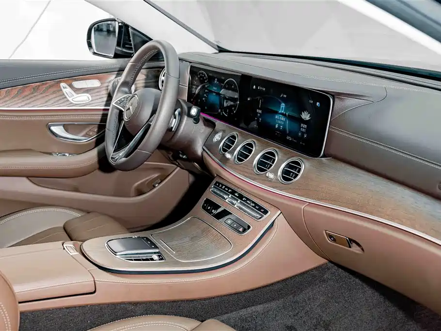 Mercedes-Benz E-Class — миниатюра 17