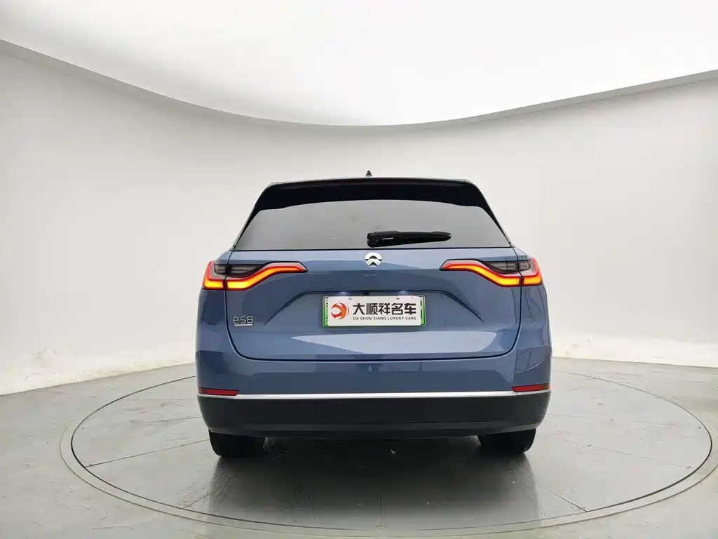 NIO ES8 2022 100kWh мест