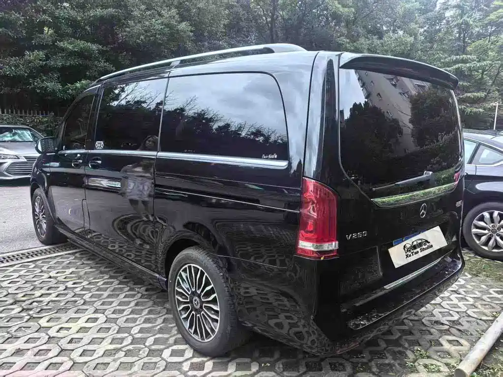 Mercedes-Benz V-Class — миниатюра 6
