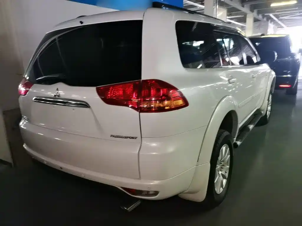 Mitsubishi Pajero Sport — миниатюра 7