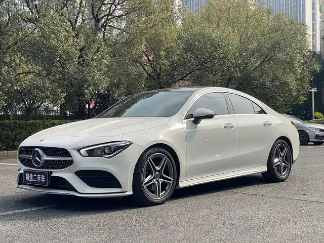 MERCEDES-BENZ CLA