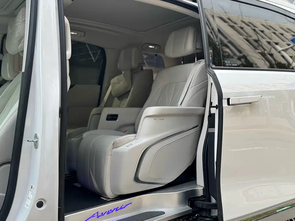 BUICK GL8 NEW ENERGY