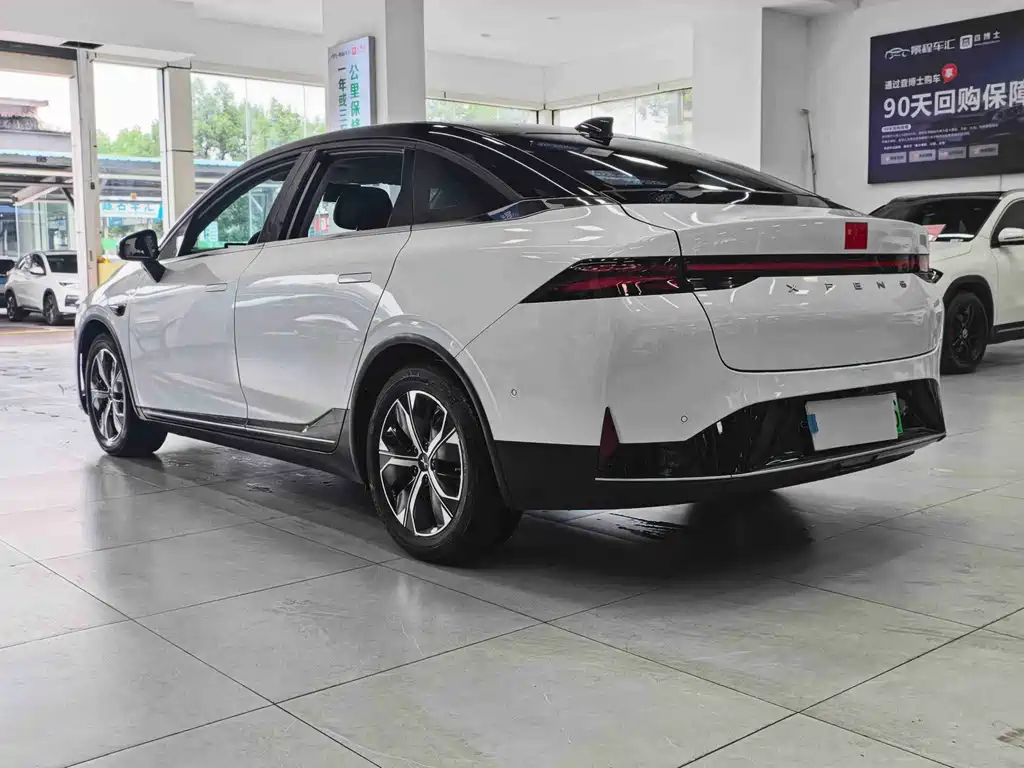 XPeng P5 — миниатюра 8