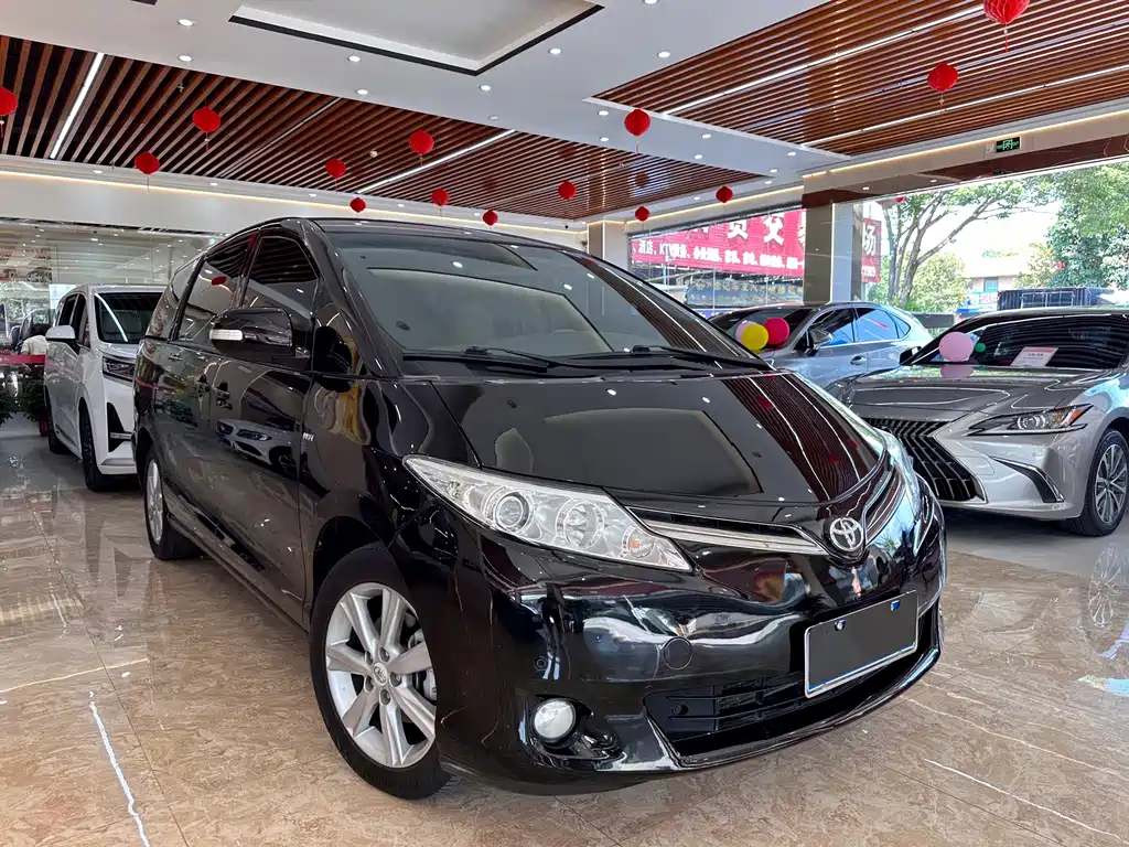 Toyota Previa — миниатюра 3
