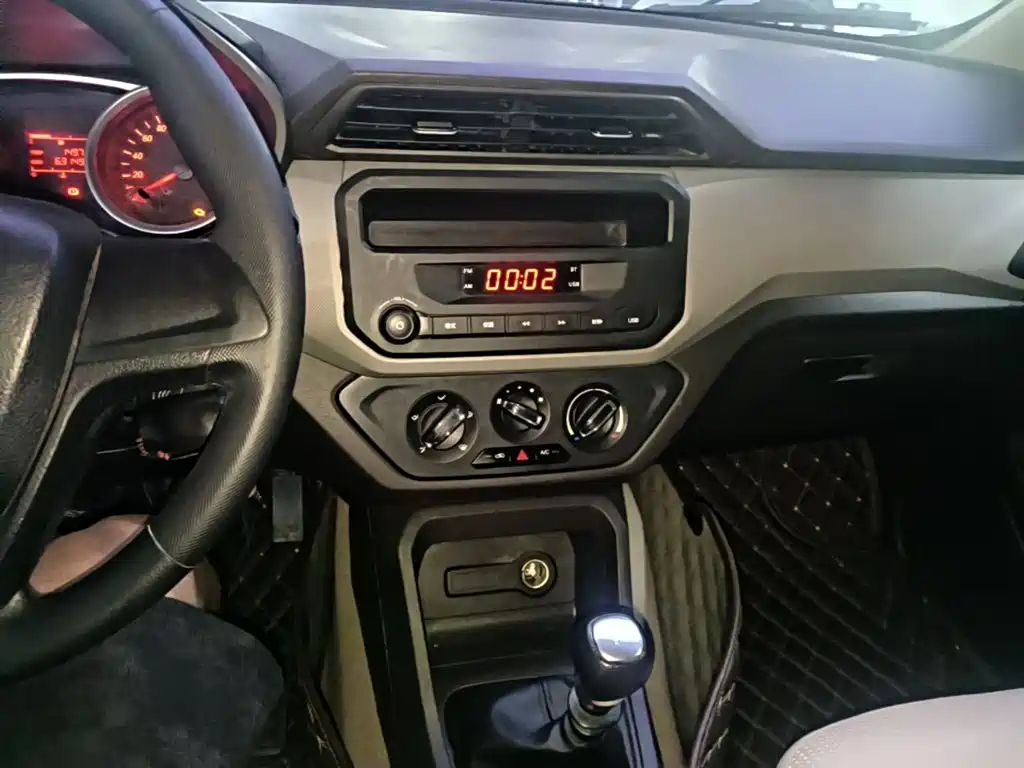Wuling Hongguang — миниатюра 13