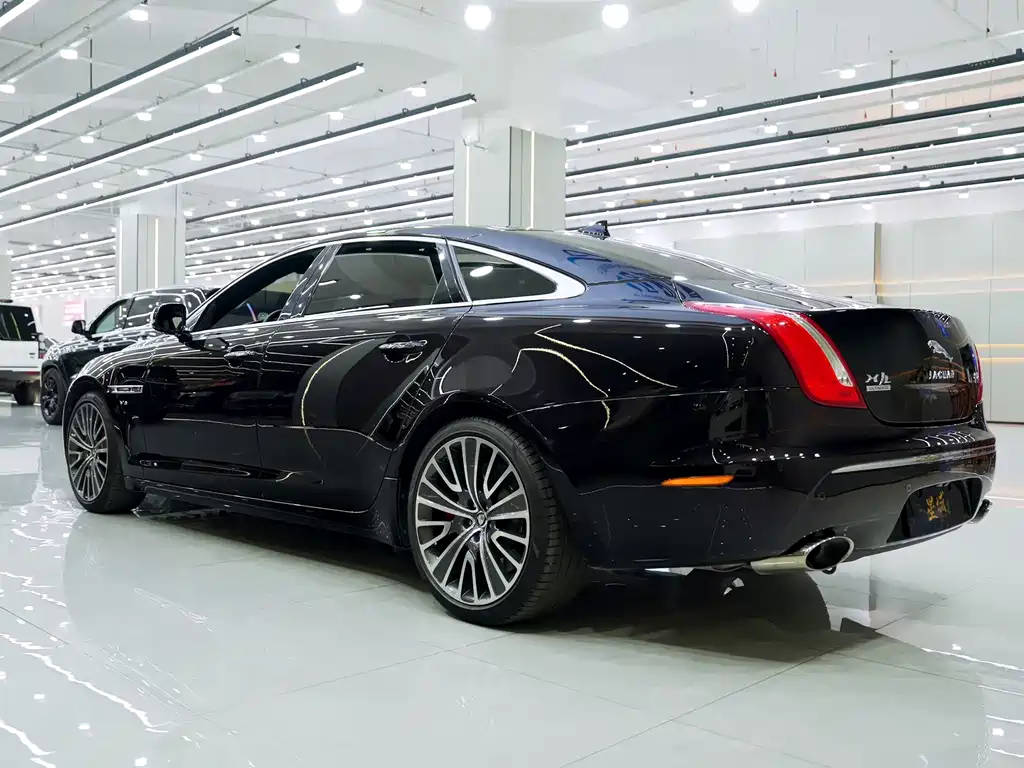 Jaguar XJ 2013 XJL 5.0 SC мест