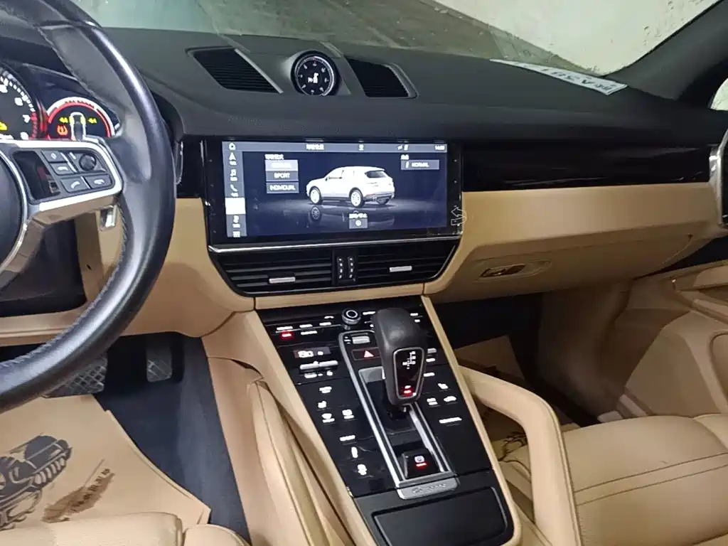 Porsche Cayenne — миниатюра 13