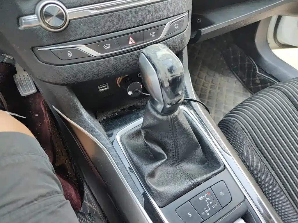 Peugeot 408 — миниатюра 11