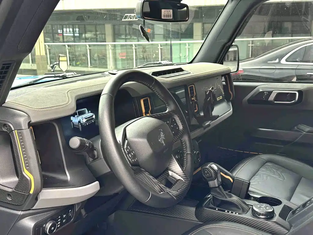 Ford Bronco — миниатюра 6