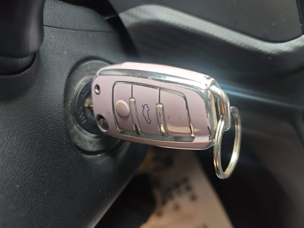 CHERY Tiggo 3x 1.5 л 2021 г. Белый, пробег 22000 км