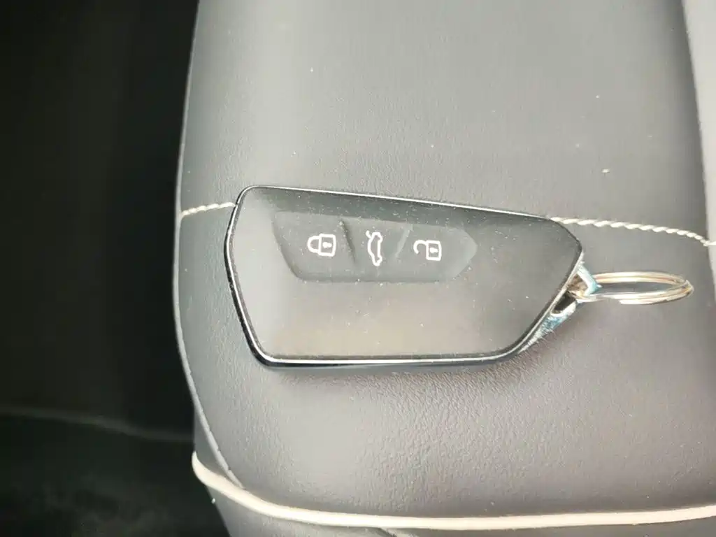 Volkswagen ID.4 X — миниатюра 9