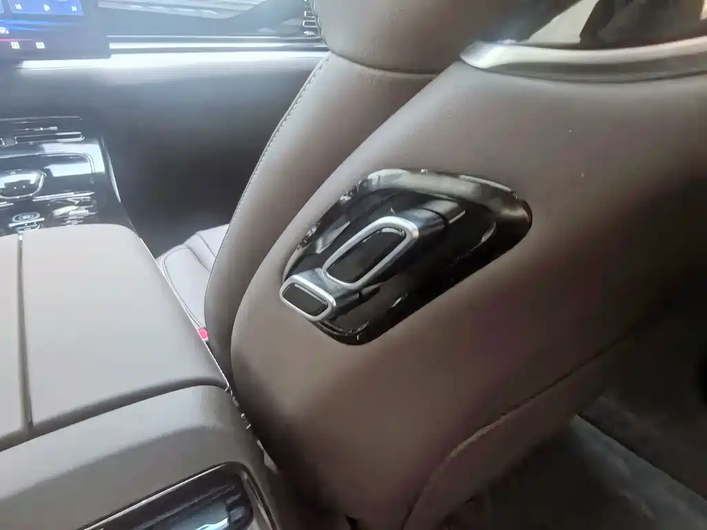 BYD Han — миниатюра 19