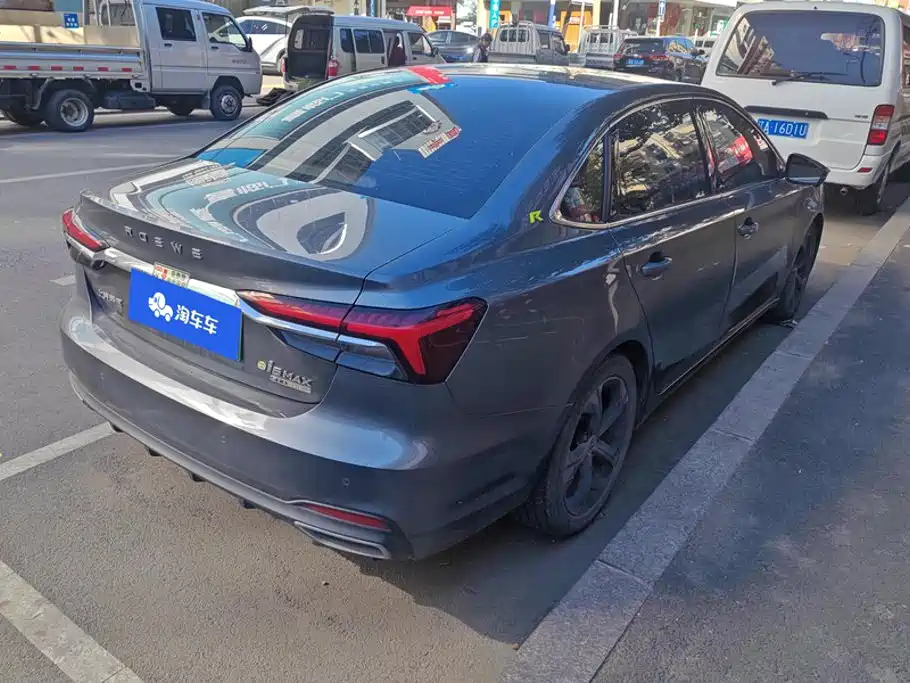 Roewe i6 MAX New Energy — миниатюра 3