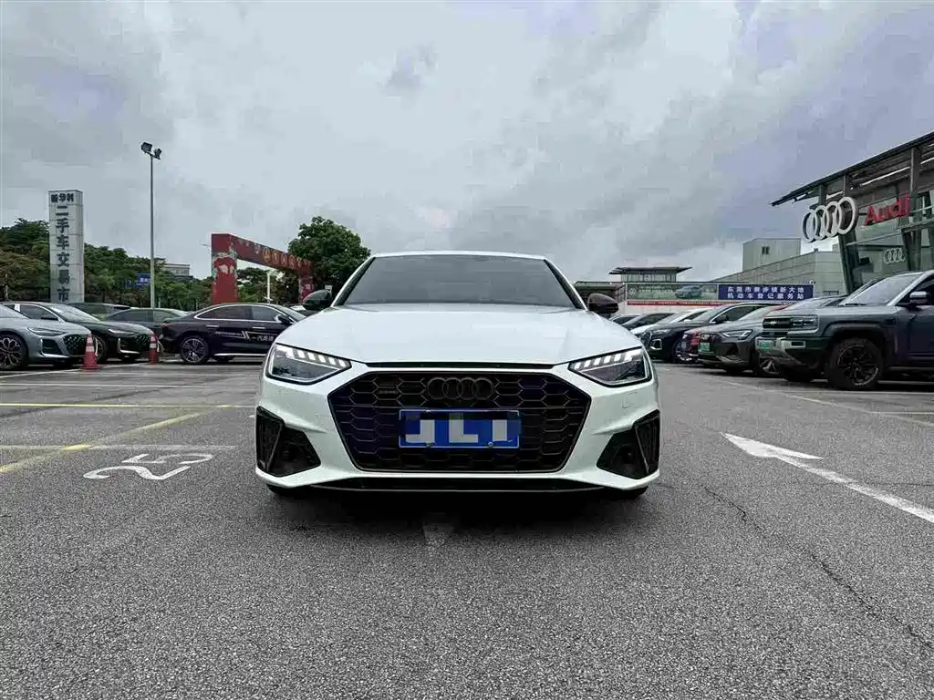 Audi A4L 2023 45 TFSI quattro