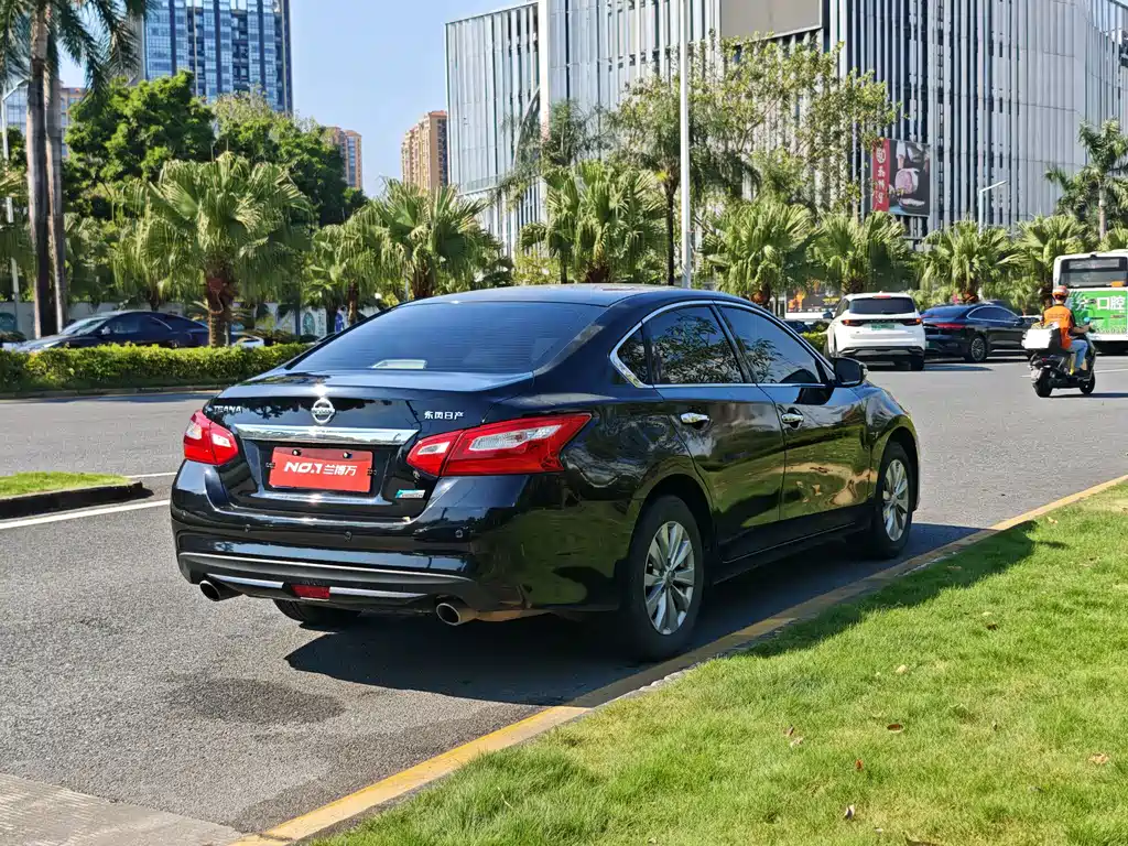 Nissan Teana — миниатюра 7