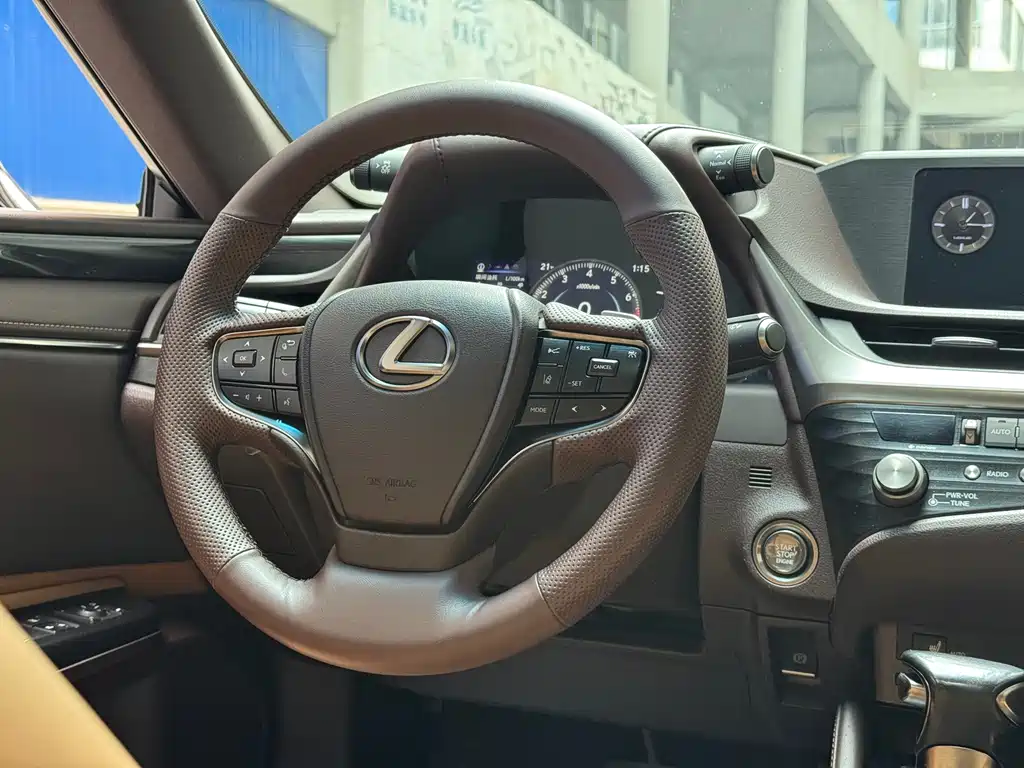 Lexus ES — миниатюра 20