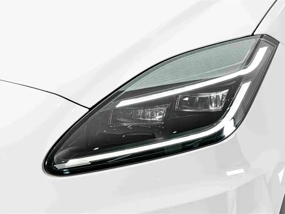 Jaguar E-PACE — миниатюра 4