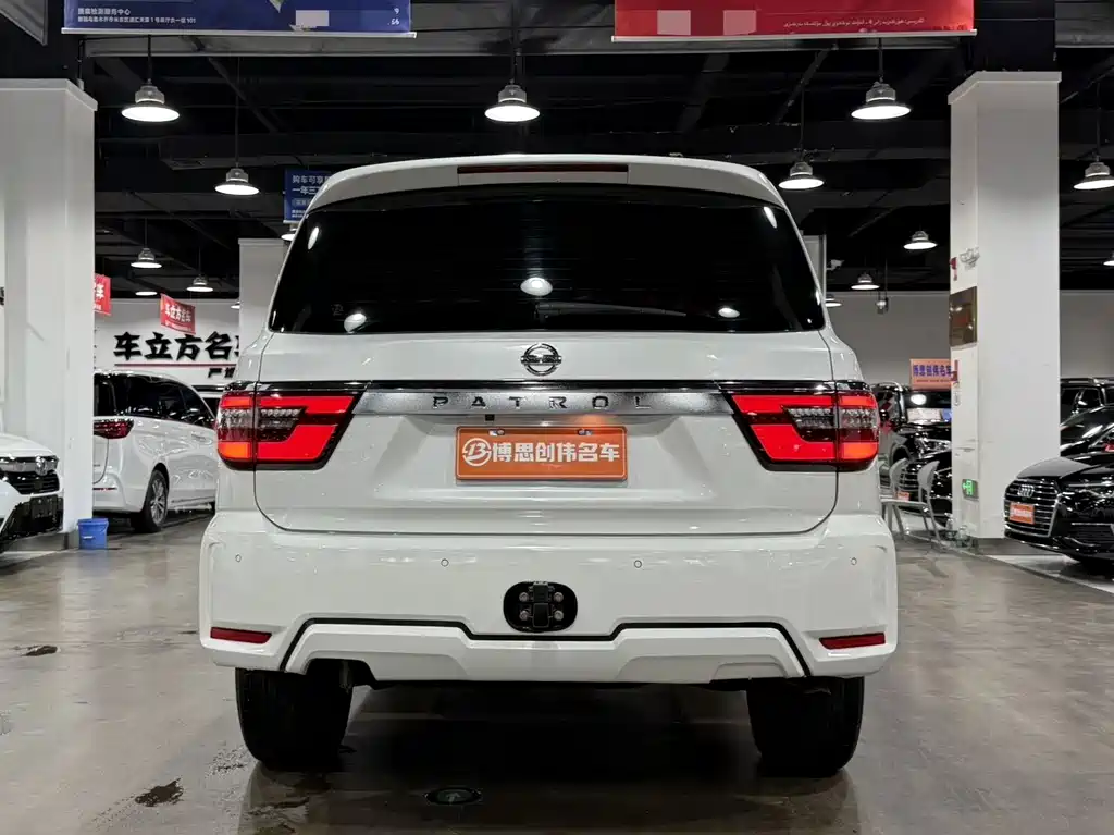Nissan Patrol — миниатюра 8