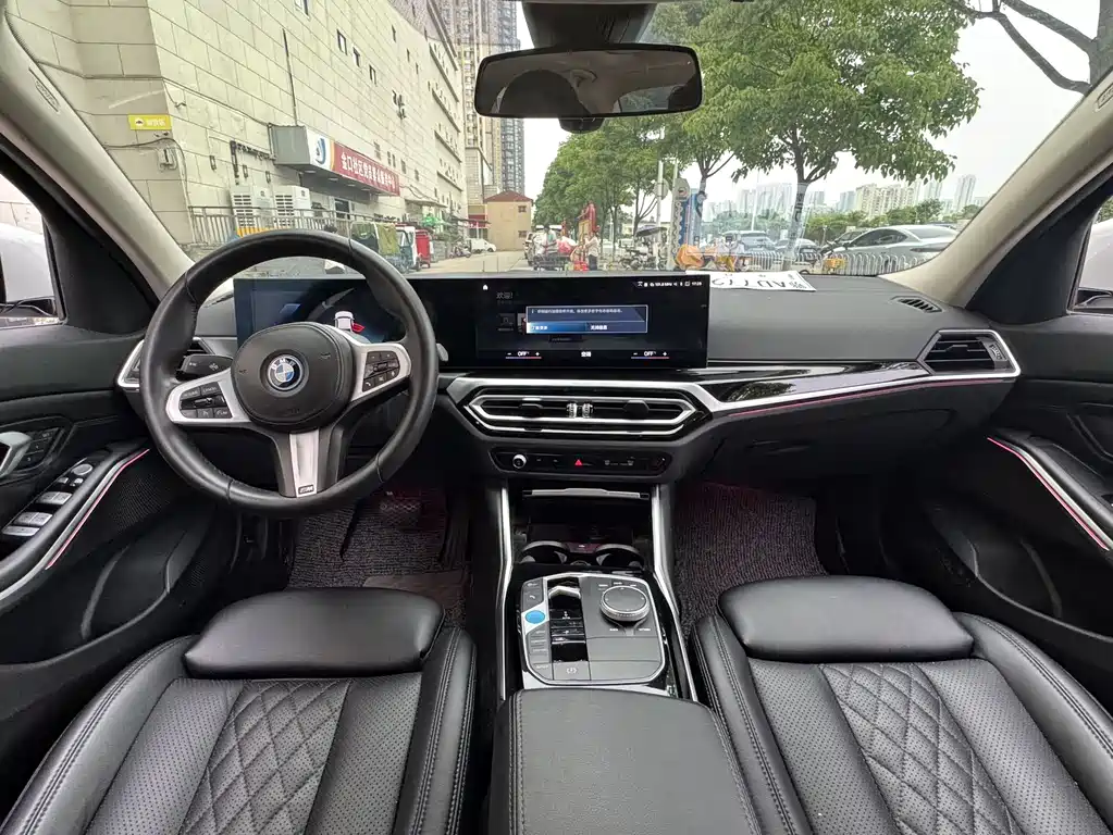 BMW i3 2024 eDrive 35 L