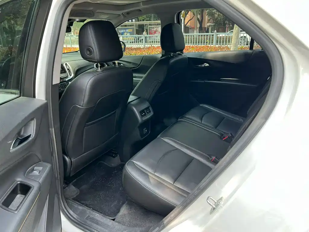 Chevrolet Equinox — миниатюра 9