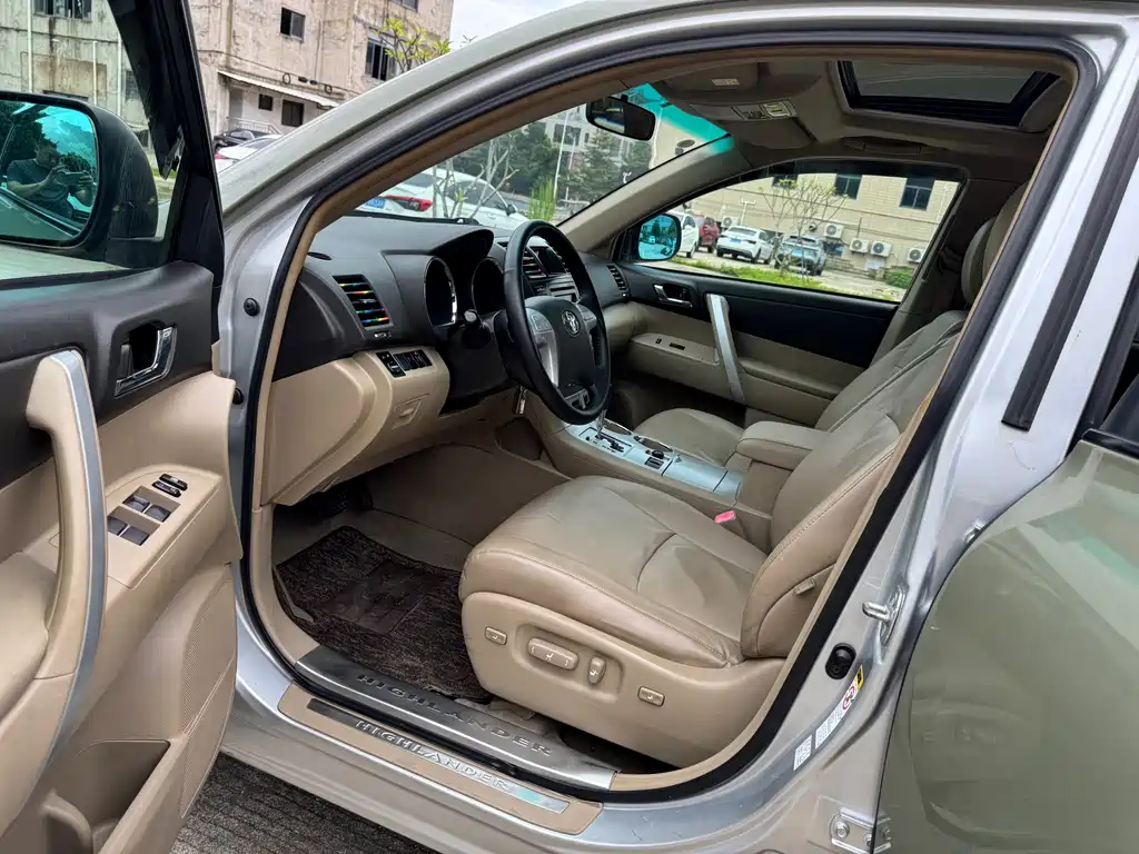 Toyota Highlander — миниатюра 9