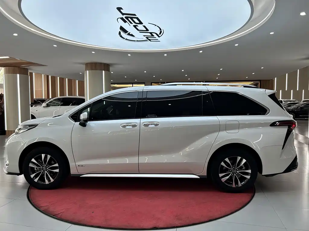 Toyota Granvia — миниатюра 8