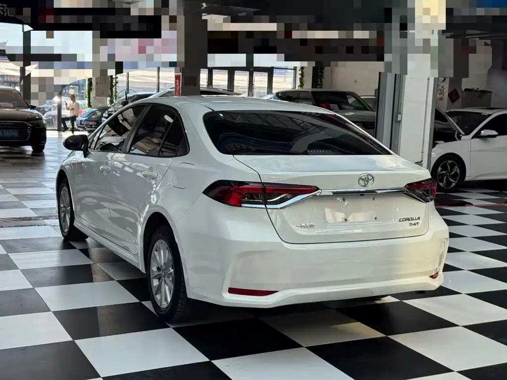 Toyota Corolla — миниатюра 5