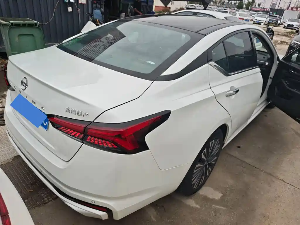 Nissan Teana — миниатюра 10