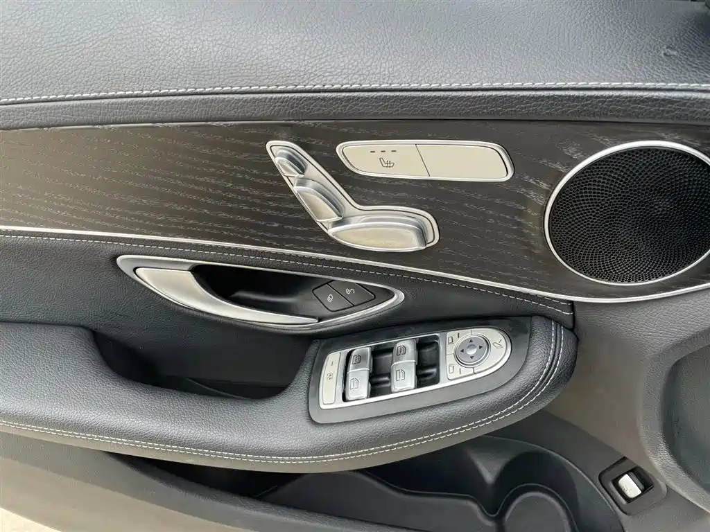 Mercedes-Benz C-Class — миниатюра 7